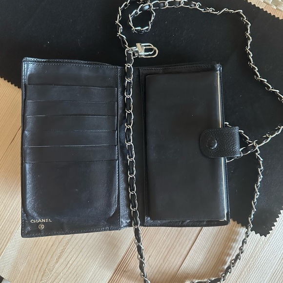 Chanel Caviar Kiss lock Wallet - Picture 4 of 9